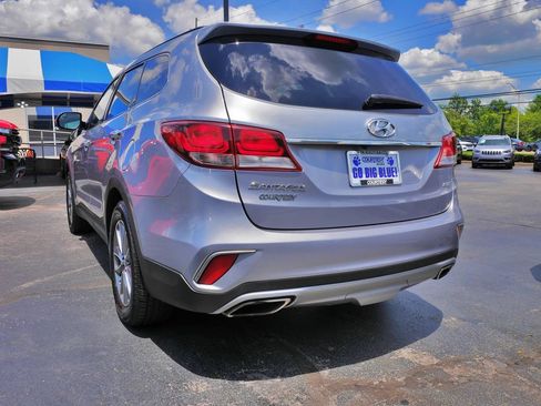Used 2017 Hyundai Santa Fe SE w/ Cargo Package AWD/4WD image 7
