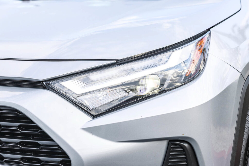 Certified 2025 Toyota RAV4 XLE FWD image 22