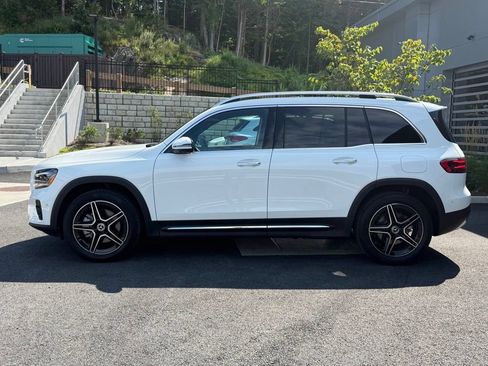 Used 2026 Mercedes-Benz GLB 250 4MATIC image 4