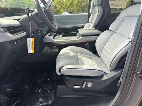 New 2026 Lincoln Navigator Black Label AWD/4WD image 10