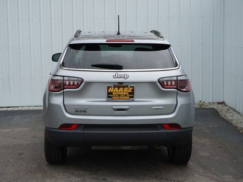 Used 2018 Jeep Compass Latitude w/ Cold Weather Group AWD/4WD image 5
