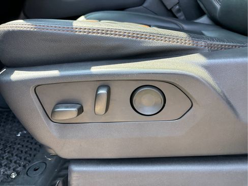 Used 2024 GMC Sierra 2500 AT4 w/ AT4 Premium Plus Package image 9