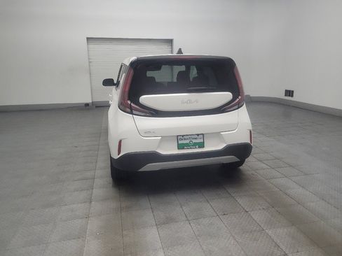 Used 2023 Kia Soul LX w/ Option Group 015 FWD image 6