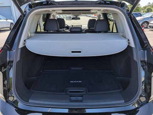 Used 2025 Nissan Rogue Platinum FWD image 33