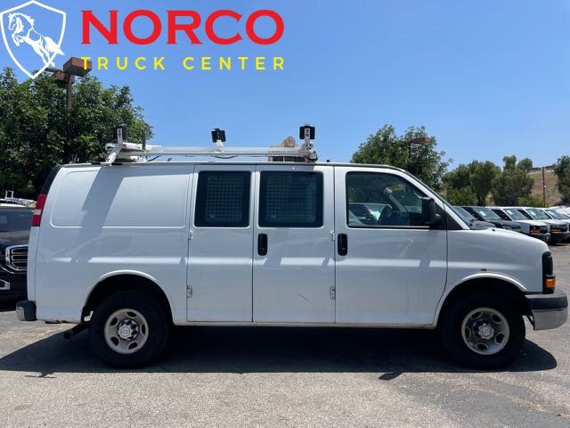 Used 2014 Chevrolet Express 2500 RWD image 1