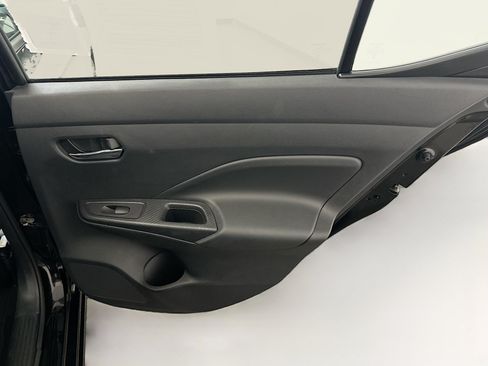 Used 2025 Nissan Versa SV FWD image 30