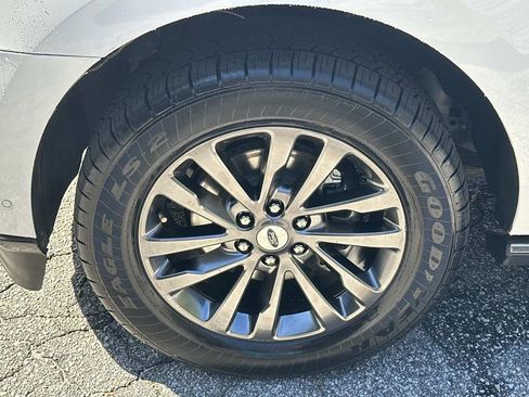 Used 2021 Ford Expedition Max Limited image 11