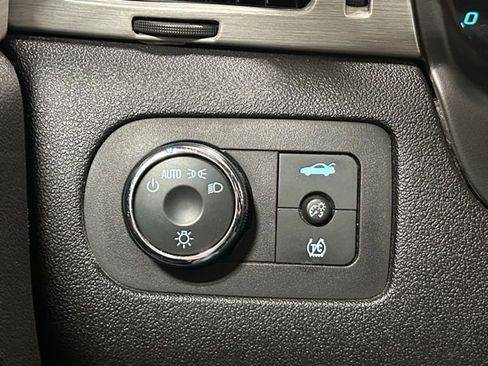 Used 2008 Chevrolet Impala LT FWD image 3