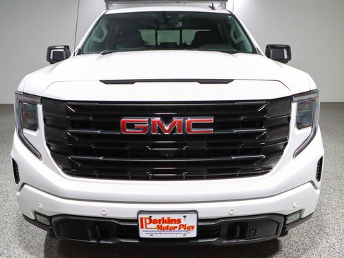 Used 2025 GMC Sierra 1500 Elevation w/ Elevation Premium Package image 4