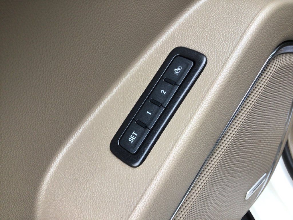 Used 2017 Chevrolet Suburban Premier AWD/4WD image 30