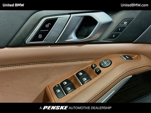 Used 2020 BMW X5 sDrive40i w/ M Sport Package RWD image 3