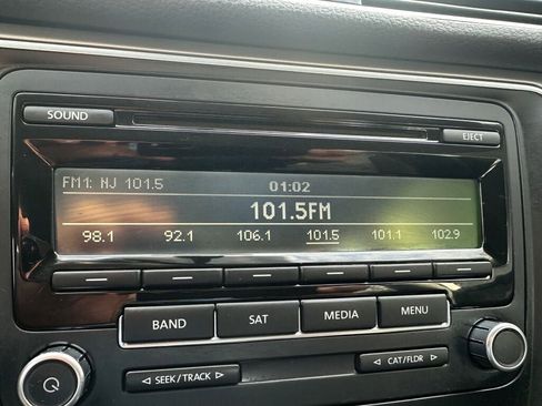 Used 2014 Volkswagen Passat 1.8T Wolfsburg Edition image 16