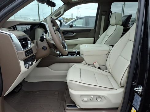 New 2026 GMC Yukon XL Denali AWD/4WD image 10