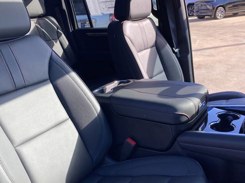 New 2025 Chevrolet Suburban RST w/ Advanced Technology Package image 24