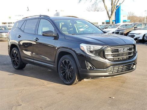 Used 2020 GMC Terrain SLT w/ Preferred Package image 2