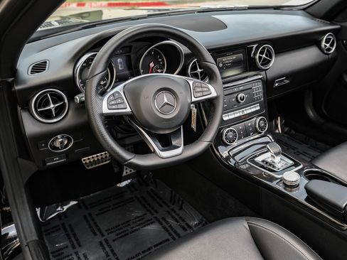 Used 2017 Mercedes-Benz SLC 300 image 2