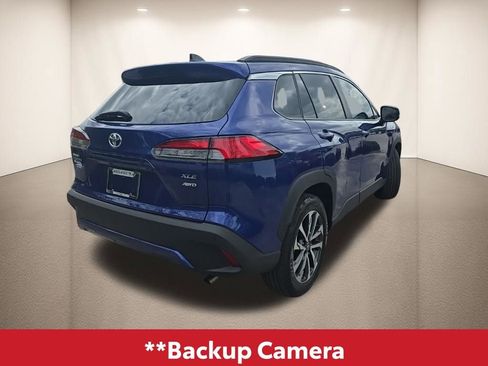 Used 2025 Toyota Corolla Cross XLE w/ Convenience Package AWD/4WD image 4