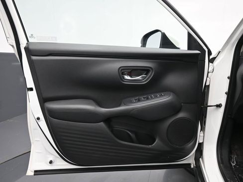 Certified 2024 Honda HR-V LX image 30