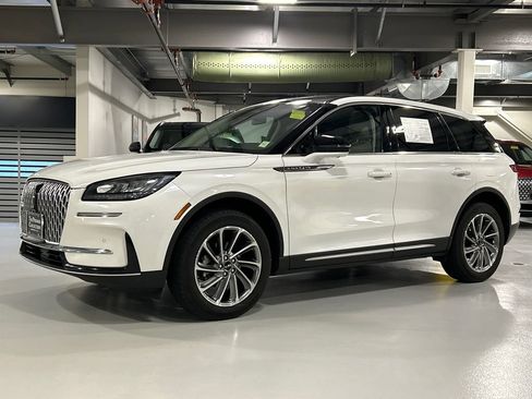 Used 2023 Lincoln Corsair AWD w/ Equipment Group 101A image 5