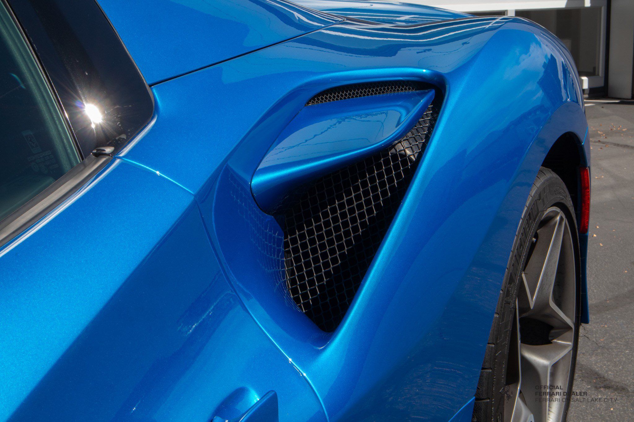 Used 2022 Ferrari F8 Tributo RWD image 2