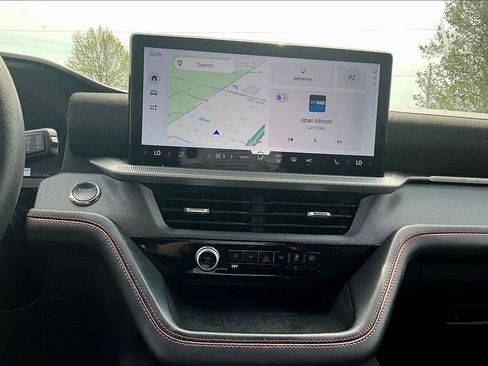 Used 2025 Ford Explorer ST-Line w/ ST-Line Street Pack image 16