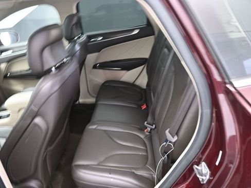 Used 2019 Lincoln MKC Reserve image 23