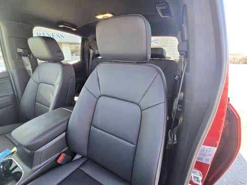 New 2025 GMC Canyon Elevation w/ Convenience Package image 19