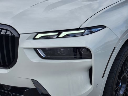 Used 2026 BMW X7 xDrive40i image 11