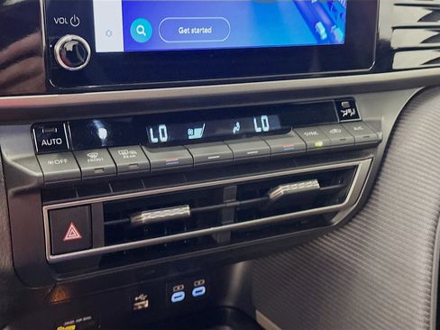 Used 2025 Toyota Camry SE FWD image 24