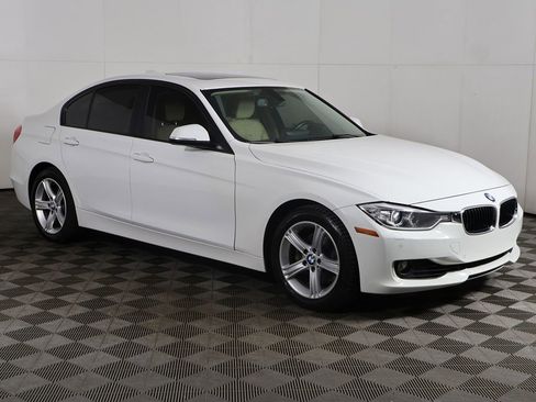 Used 2015 BMW 328i xDrive Sedan AWD/4WD image 2