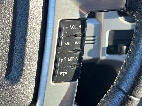 Used 2014 Ford F150 Platinum image 35