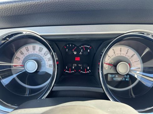 Used 2011 Ford Mustang Premium w/ Comfort Pkg image 26