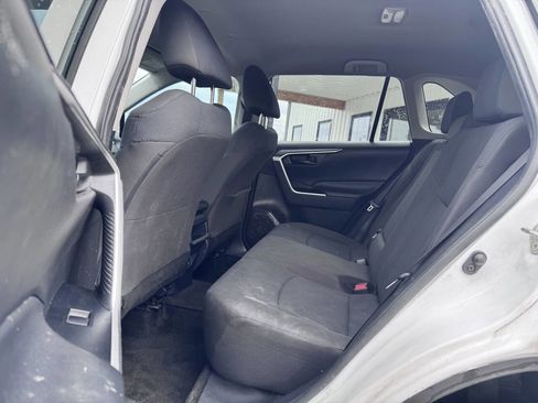 Used 2020 Toyota RAV4 LE image 13