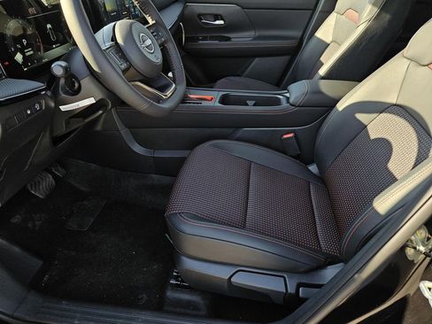 New 2026 Nissan Kicks SR image 14