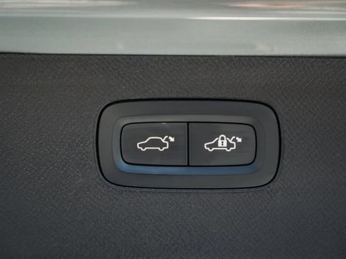 Certified 2024 Volvo XC90 T8 Plus w/ Protection Package Premier AWD/4WD image 11