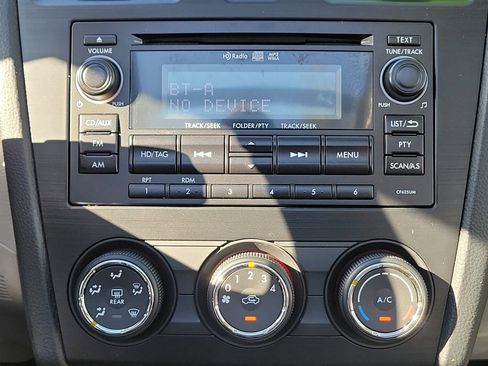 Used 2015 Subaru Forester 2.5i Premium w/ All-Weather Package image 31