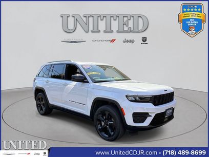 Used 2023 Jeep Grand Cherokee Altitude