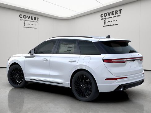 New 2026 Lincoln Corsair Premiere image 4