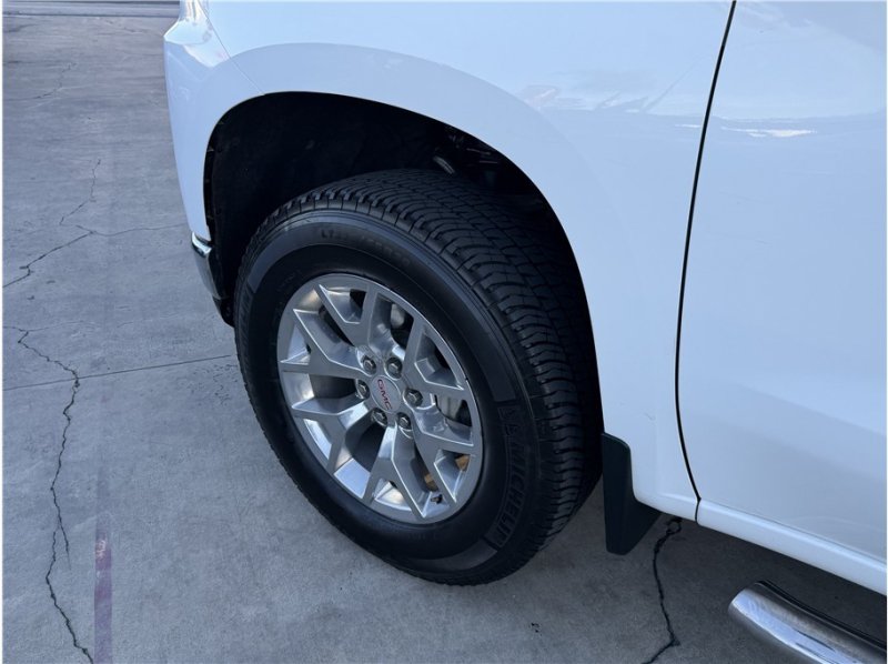 Used 2019 Chevrolet Silverado 1500 LT w/ All-Star Edition AWD/4WD image 10