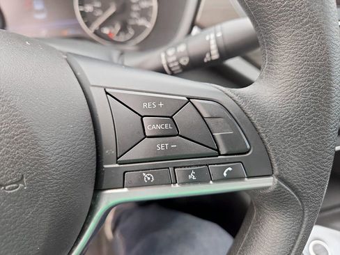 Used 2025 Nissan Altima 2.5 SV FWD image 14