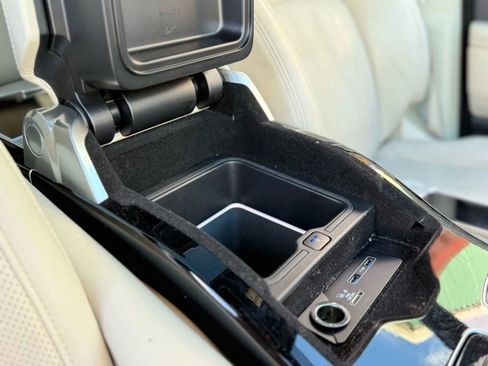 Used 2019 Land Rover Range Rover Long Wheelbase Supercharged image 34