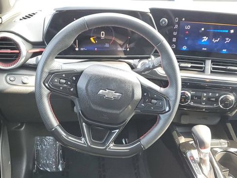 Certified 2024 Chevrolet Trax RS w/ Sunroof Package FWD image 26