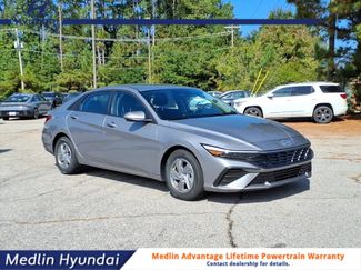 New 2025 Hyundai Elantra SE image 1