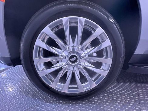 Used 2024 Cadillac Escalade Premium Luxury image 10