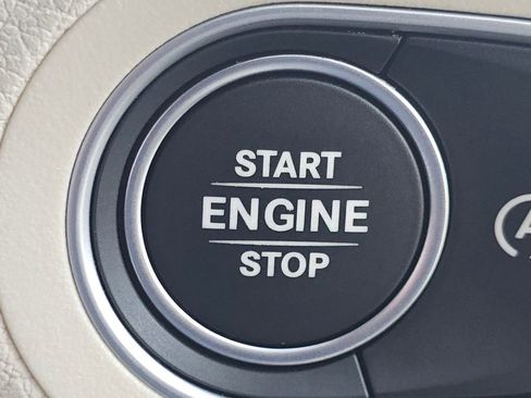 Certified 2025 Mercedes-Benz GLS 450 4MATIC image 38