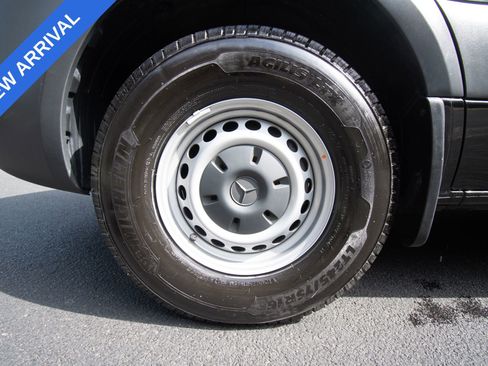 Used 2024 Mercedes-Benz Sprinter 2500 image 23