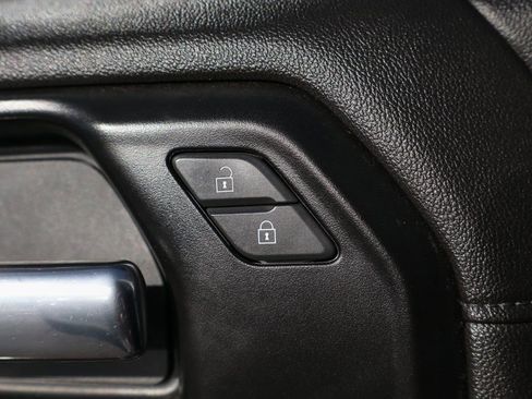 Used 2022 Chevrolet Silverado 1500 RST AWD/4WD image 18