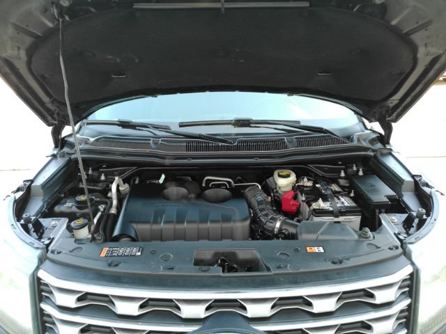 Used 2016 Ford Explorer Limited w/ Equipment Group 303A AWD/4WD image 53