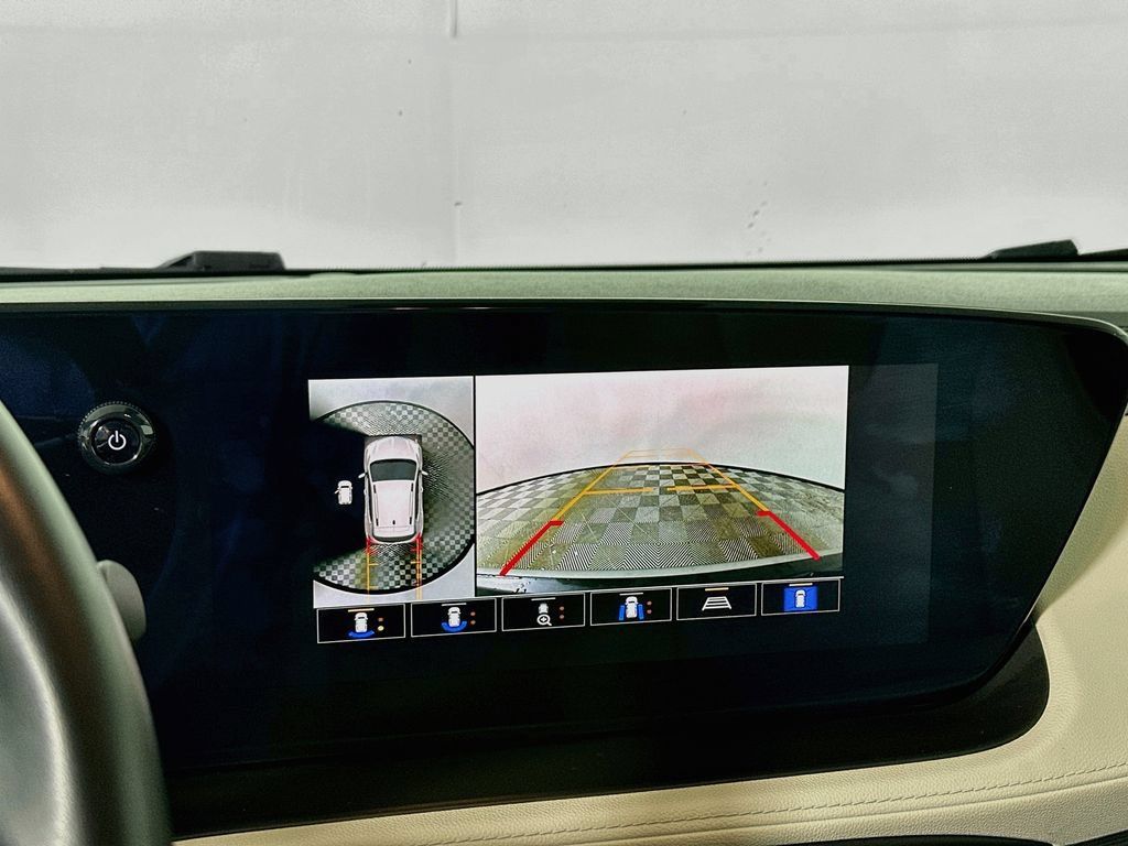 Used 2024 Buick Encore GX Preferred w/ Advanced Technology Package FWD image 23