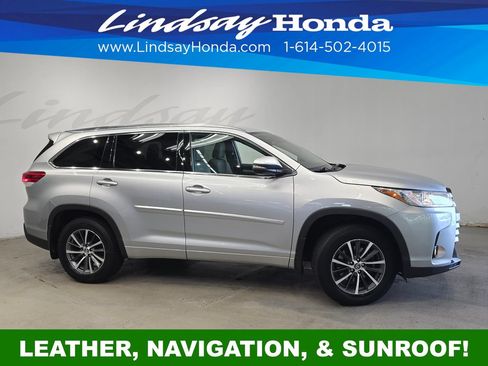 Used 2018 Toyota Highlander XLE AWD/4WD image 3